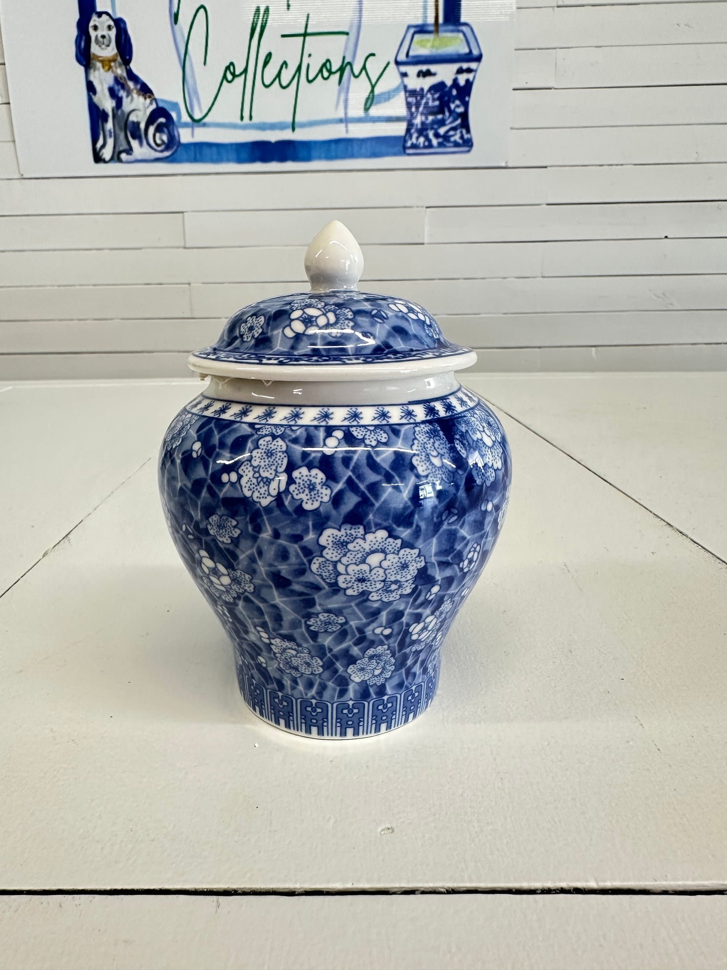 B&W Temple Jar