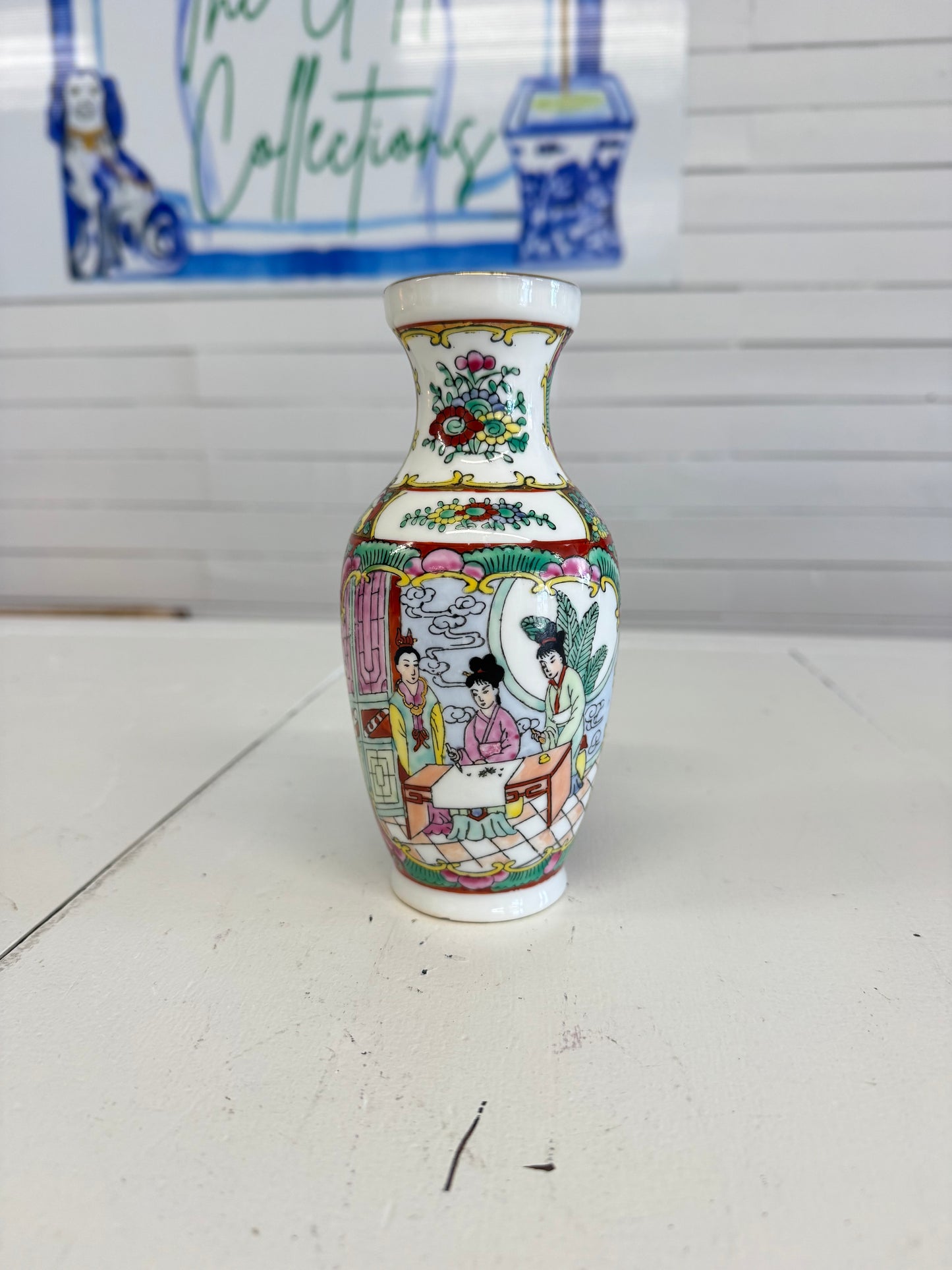 Rose Medallion Vase 7”