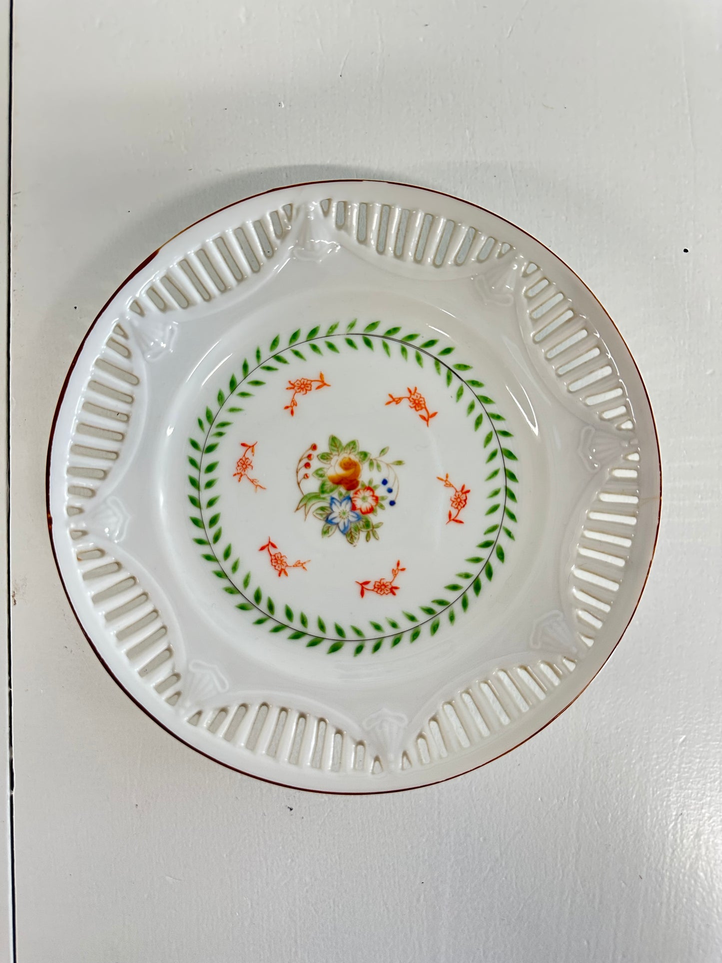 Reticulated Floral Plate 