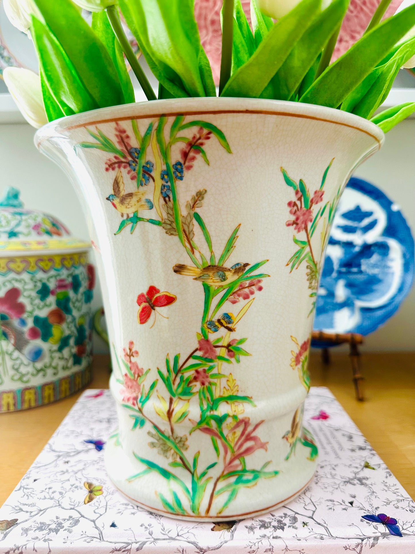 Vibrant cachepot