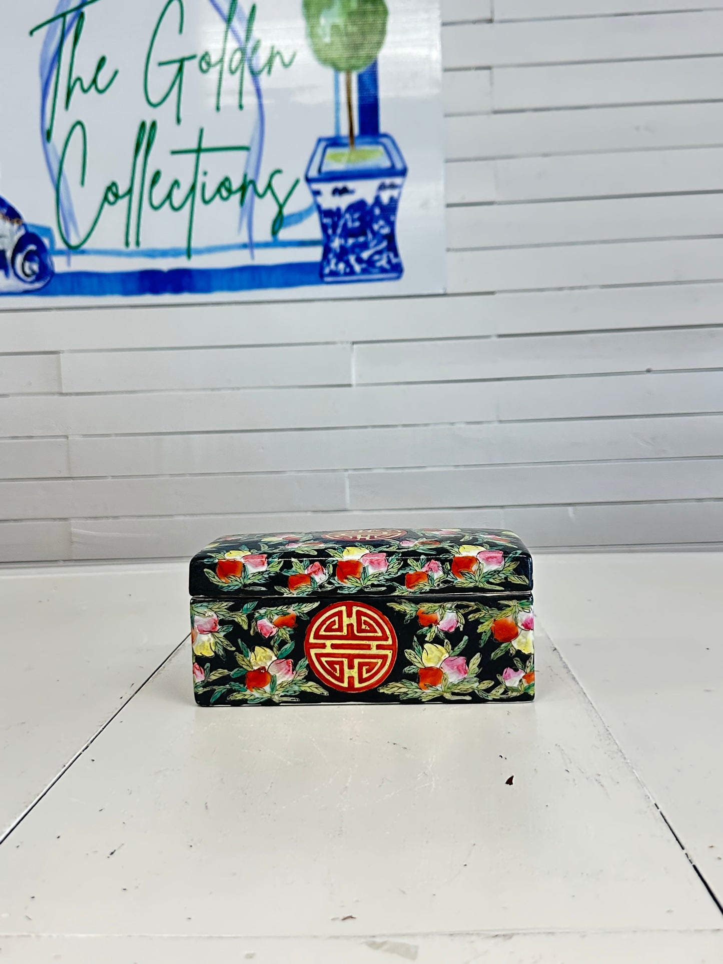 Famille noir longevity dresser box