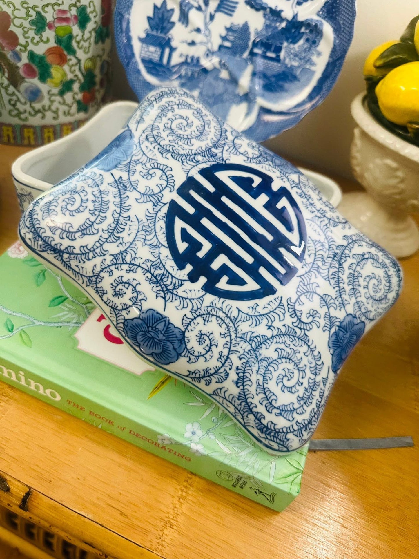 Chinoiserie Blue & White Lidded Box🤍💙