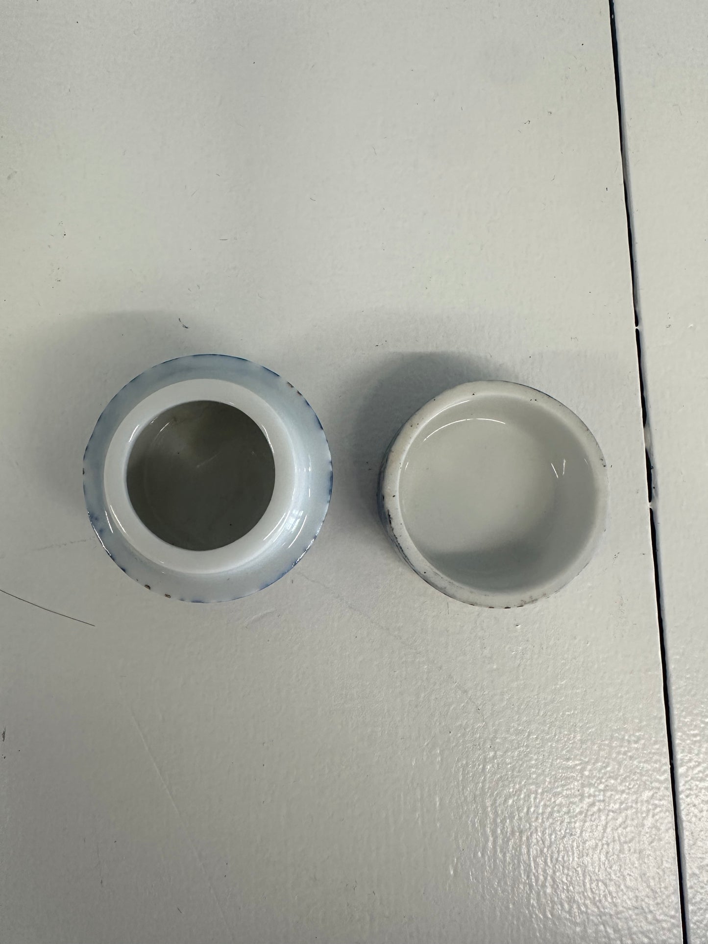 B&W Trinket w Lid