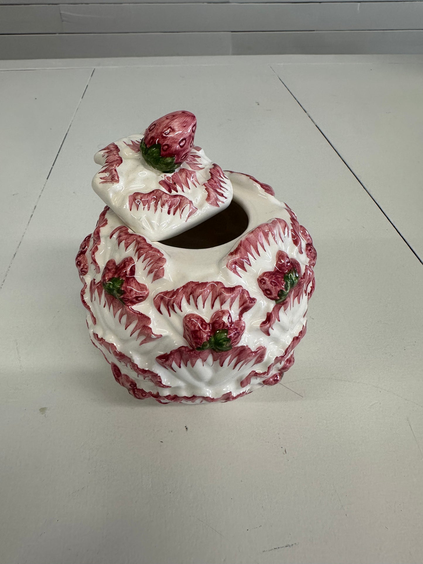 Neuwirth Majolica Strawberry