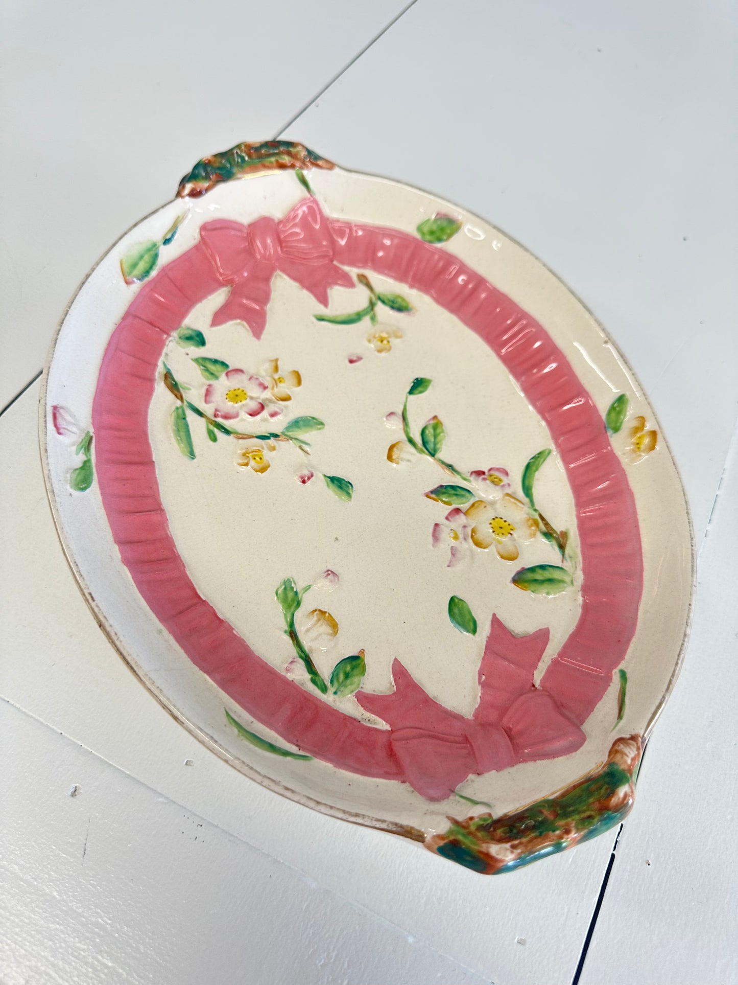 Majolica Bow Serving Dish