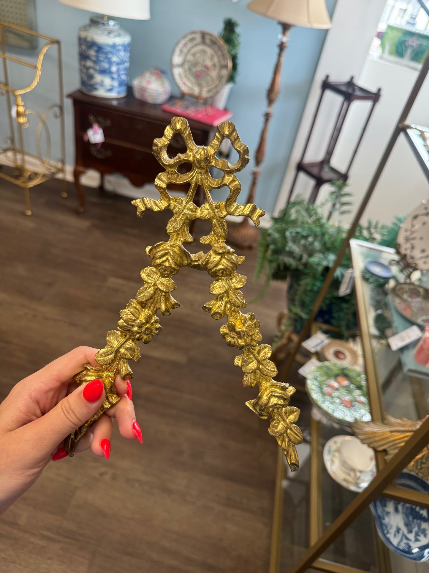 Brass Bow Wall Hanger