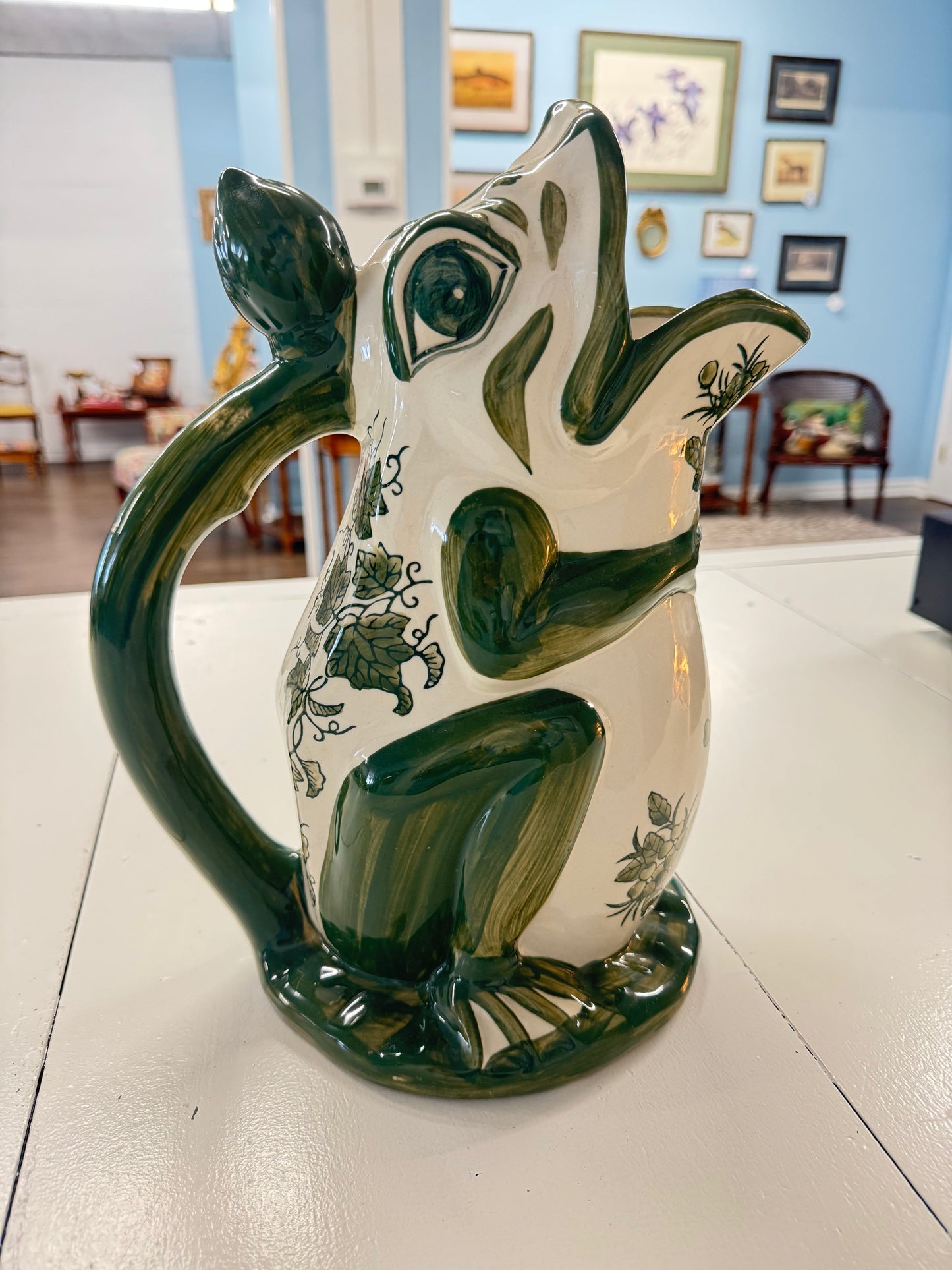 Green and White Frog Pitcher