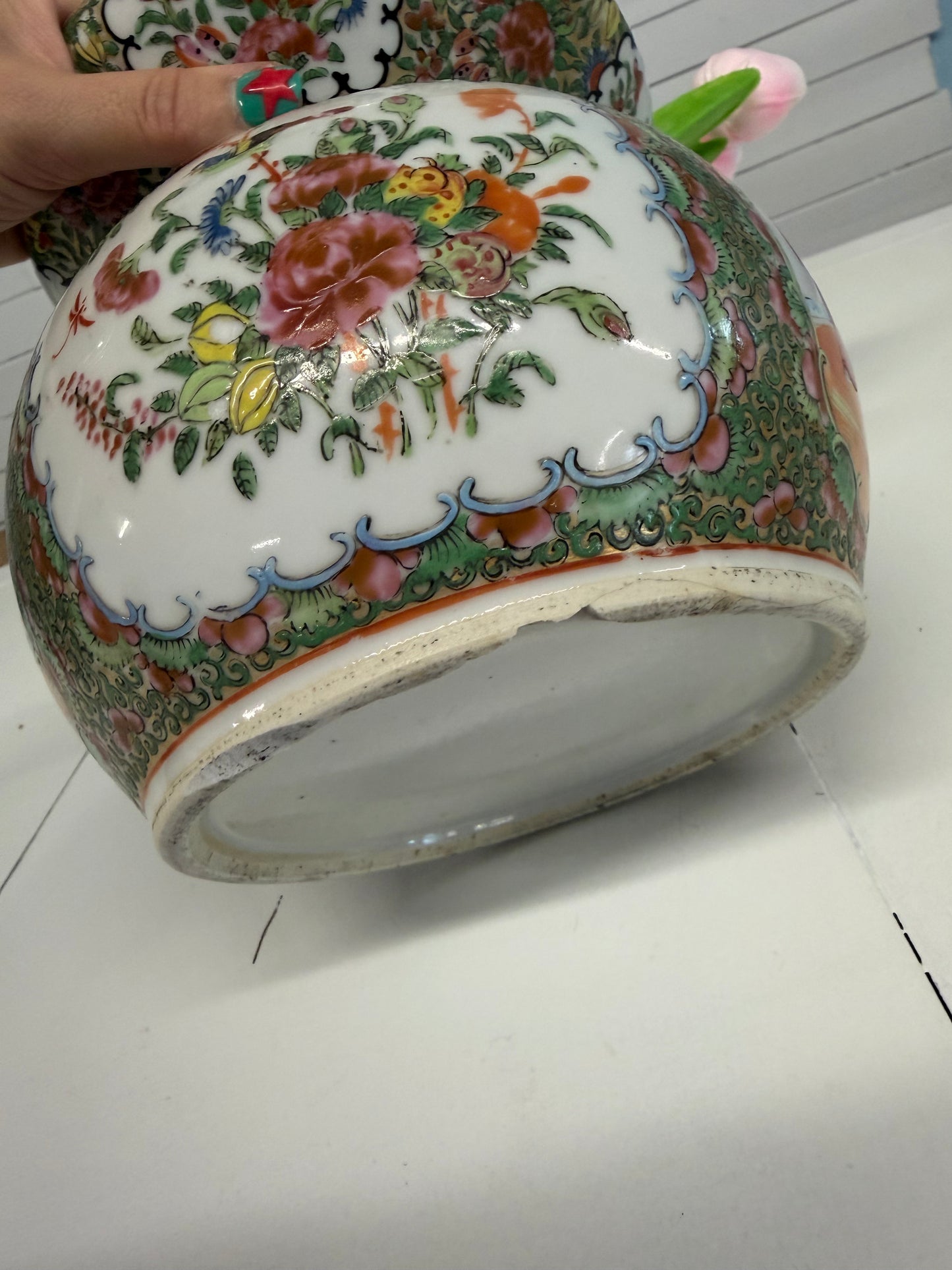 Antique Rose Medallion Spittoon (disclaimer on bottom)